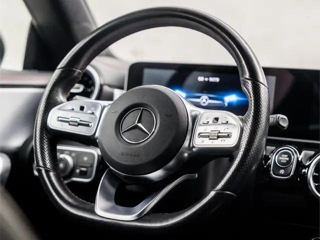 Mercedes-Benz CLA 200 AMG Sport 2019 Benzine 18