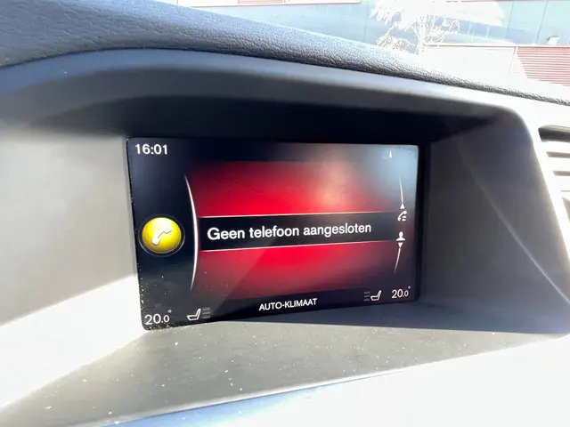 Volvo V60 1.5 T3 Nordic+ R-DESIGN AUTOMAAT 2017 Benzine 32