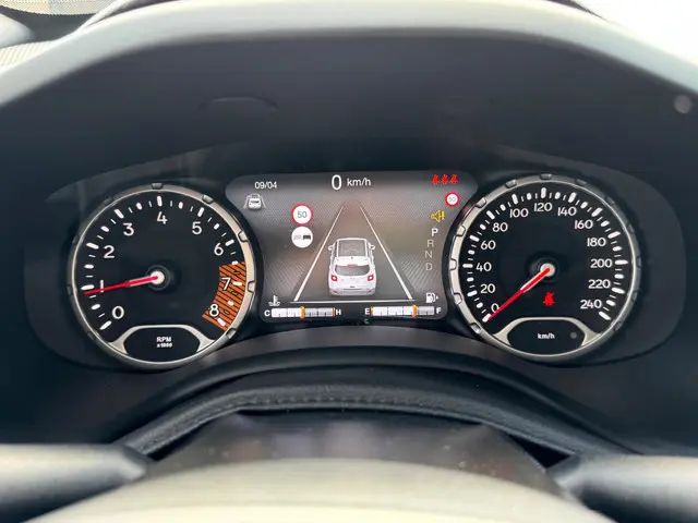Jeep Renegade 1.3T Limited / Navi / Trekhaak 2019 Benzine 13