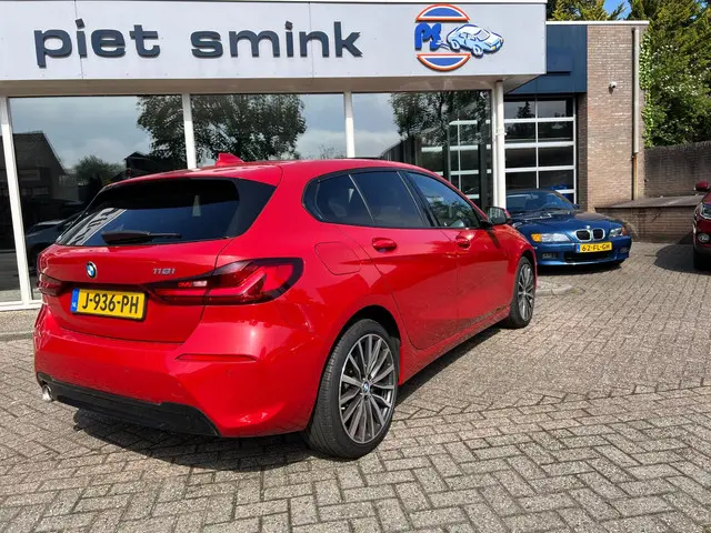 BMW 1 Serie 118i Executive Edition 2020 Benzine 26