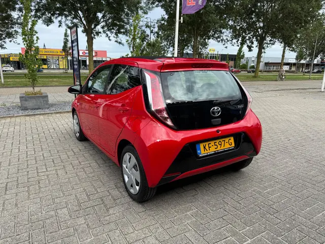 Toyota Aygo 1.0 VVT-i Softtop 2016 Benzine 7