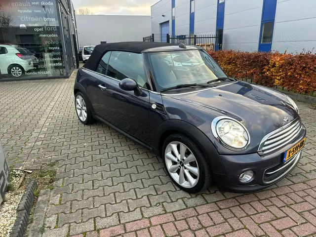 MINI Cooper Cabrio 3