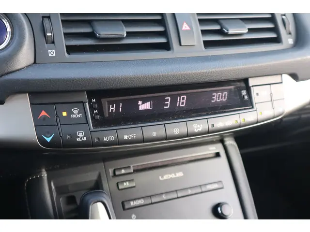 Lexus CT 200h 25th Edition 2015 Hybride Benzine 15