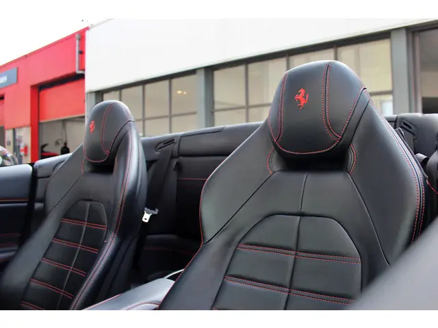 Ferrari California 3.9 T HELE 2016 Benzine 21