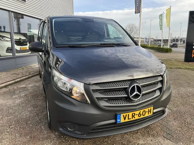 Mercedes-Benz Vito 110 CDI Lang 2021 Diesel 17