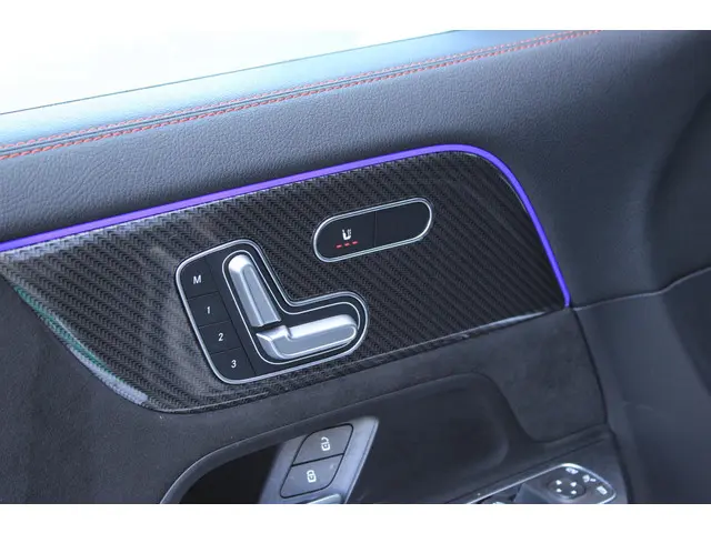 Mercedes-Benz GLA 180 AMG 2022 Benzine 13