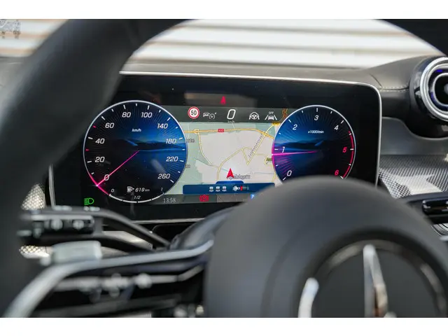 Mercedes-Benz GLC 220d 4MATIC AMG Line 2024 Diesel 19
