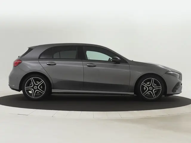 Mercedes-Benz A-Klasse 200 AMG Line 2024 Benzine 11