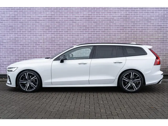Volvo V60 2.0 B4 R-Design 2020 Benzine 9