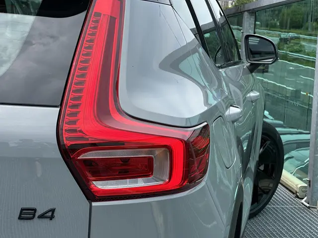 Volvo XC40 2.0 B4 Plus Black Edition 2025 Benzine 24