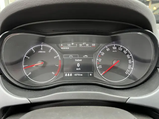 Opel Corsa 1.4 Edition 2016 Benzine 4