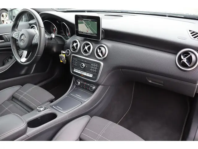 Mercedes-Benz A-Klasse 200 d Prestige 2016 Diesel 9