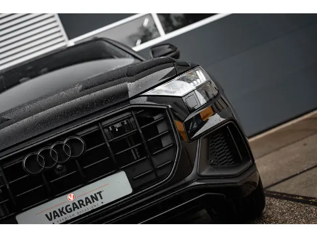 Audi Q8 55 TFSI-E quattro 2023 Hybride Benzine 18