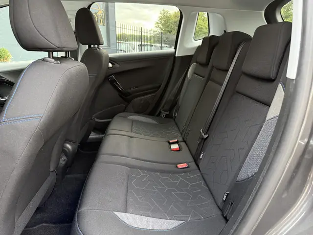 Peugeot 2008 1.2 PureTech Signature 2019 Benzine 11