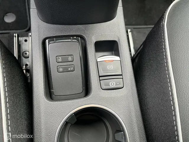 Mitsubishi ASX 1.6 PHEV AT Instyle 2023 Hybride Benzine 19