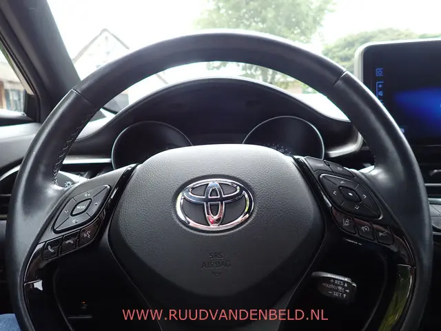 Toyota C-HR 1.8 Hybrid 2018 Hybride Benzine 16