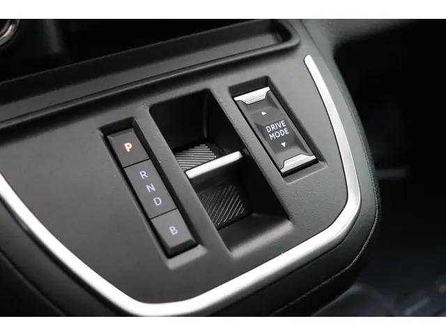 Peugeot e-Expert EV L3 75 kWh 2023 Elektrisch 18