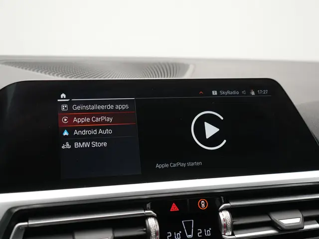 BMW 3 Serie Touring 320i M Sport 184pk 2021 Benzine 27