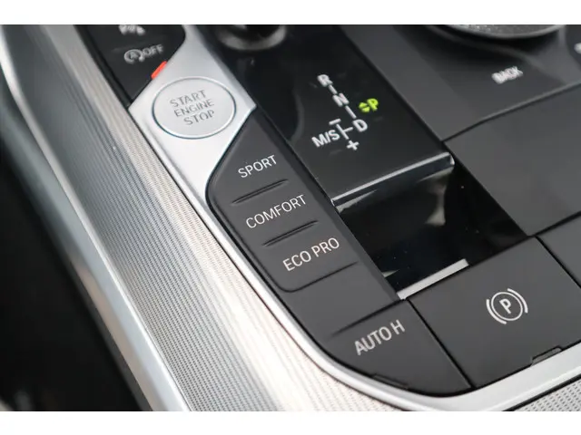 BMW 3 Serie 330i M-Sport 2021 Benzine 22