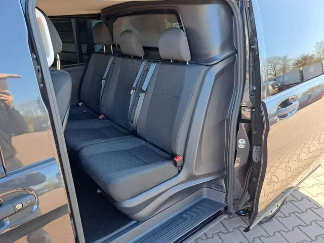 Mercedes-Benz Vito 116 CDI Lang DC Comfort 2023 Diesel 25