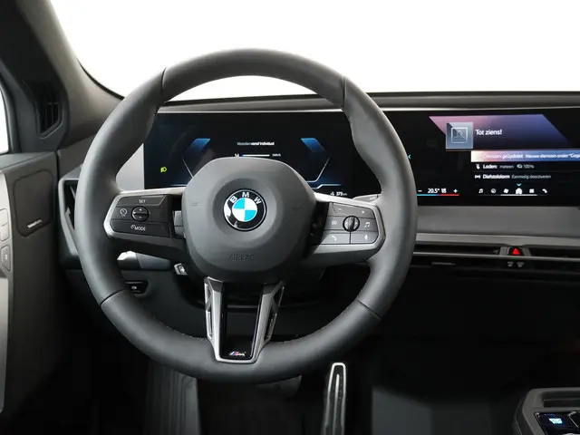 BMW iX 2