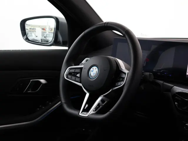 BMW 3 Serie 330e 2026 Hybride Benzine 11