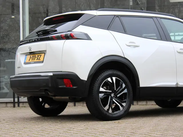 Peugeot 2008 1.2 PT Blue Lease Allure 2020 Benzine 21