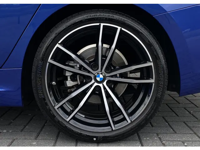 BMW 3 Serie 318i Business Edition Plus 2021 Benzine 17