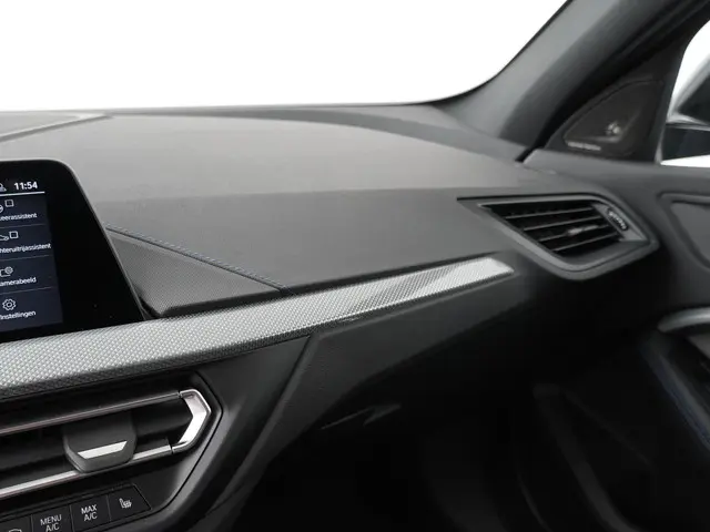 BMW 1 Serie 118i 2022 Benzine 22