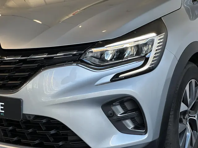 Renault Captur 1.3 TCe 140 Intens 2021 Benzine 31