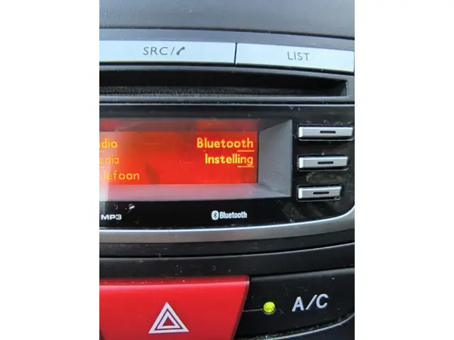 Peugeot 107 1.0 Envy 2013 Benzine 17