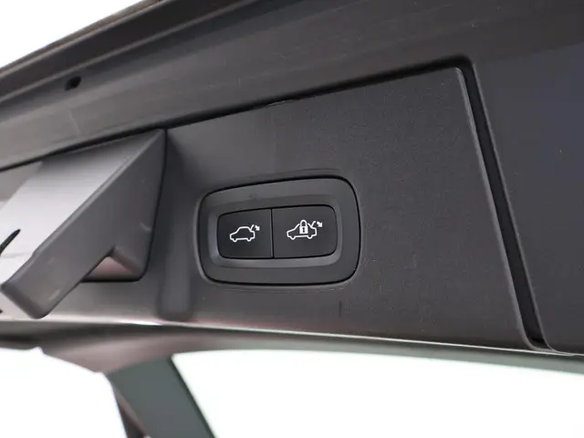 Volvo V90 2.0 T4 190 PK AUT. 2019 Benzine 19