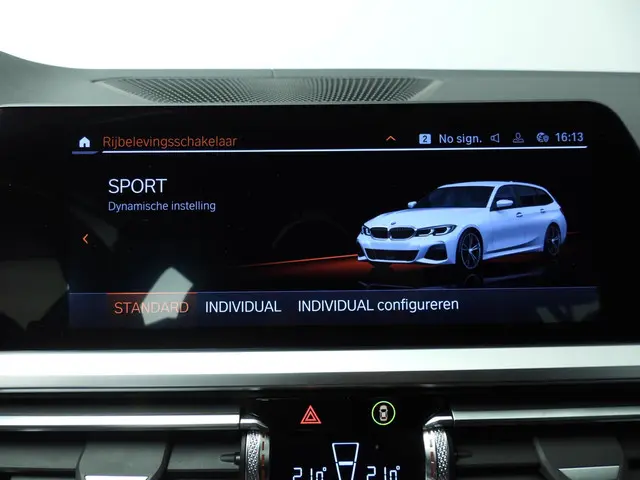 BMW 3 Serie Touring 318i 2022 Benzine 34