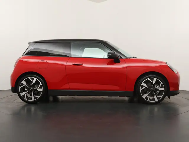 MINI 3-Deurs Cooper E Classic + L-pakket 2025 Elektrisch 9