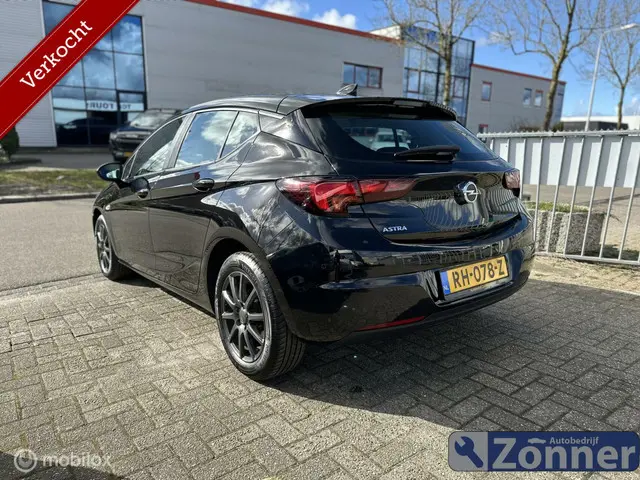 Opel Astra 1.0 Business Executive 2017 Benzine 4
