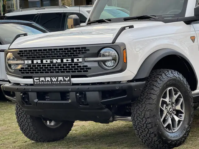 Ford Bronco AWD 2.7L V6 BADLANDS 2025 Benzine 4