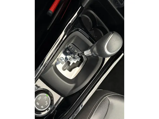 Peugeot 2008 1.2 PureTech Allure Automaat 2018 Benzine 20