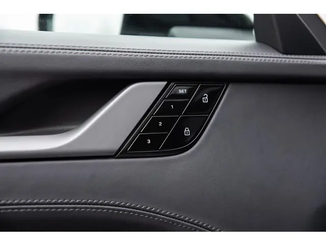 Porsche 911 3.0 Carrera 2020 Benzine 38