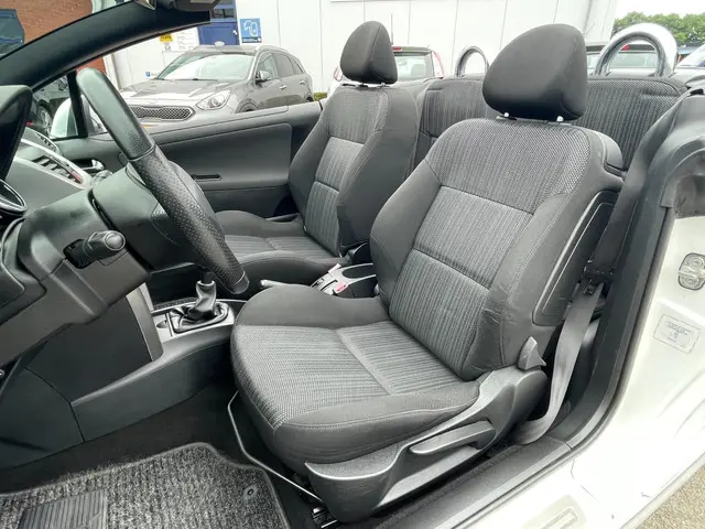 Peugeot 207 CC 1.6 VTi 2013 Benzine 17