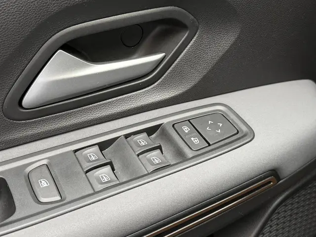 Dacia Sandero Stepway 1.0 TCe 110 Extreme 2024 Benzine 9