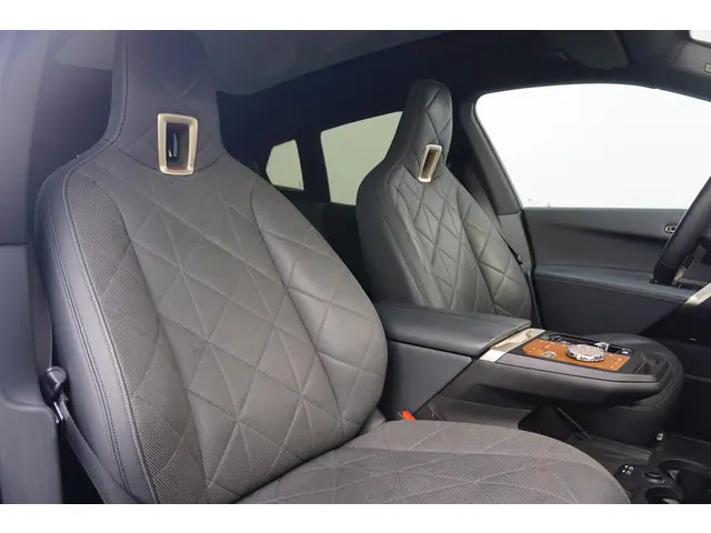 BMW iX xDrive50 2021 Elektrisch 8