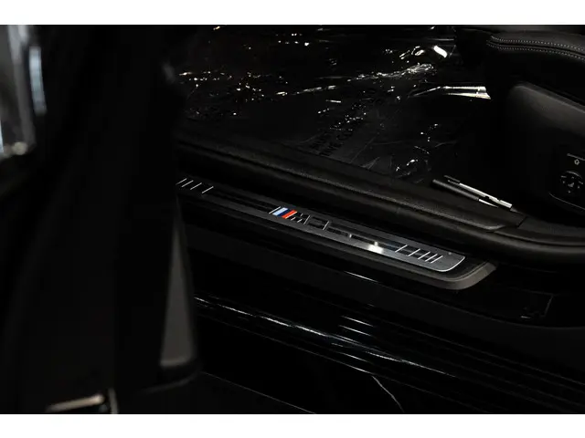 BMW M3 Touring xDrive Competition 2024 Benzine 12