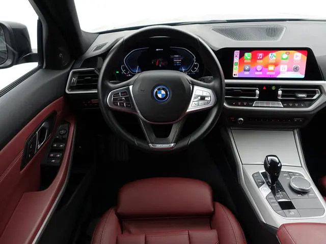 BMW 3 Serie 320e M Performance Aut- 2022 Hybride Benzine 6