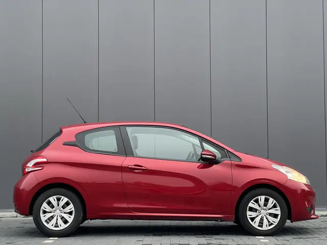 Peugeot 208 1.2 VTi Active 2014 Benzine 8