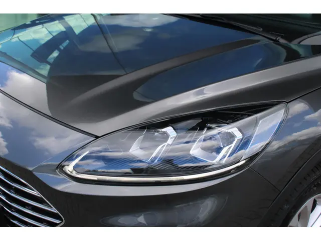 Ford Kuga 2.5 PHEV Titanium X 2022 Hybride Benzine 32