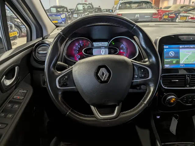 Renault Clio Estate 0.9 TCe Intens 2017 Benzine 10