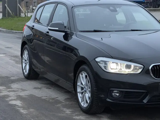 BMW 1 Serie 118i Executive 2018 Benzine 11