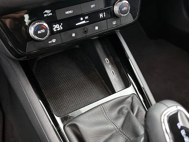 Škoda Kamiq 1.0 TSI Business Edition DSG 2025 Benzine 30