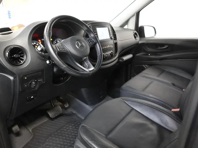 Mercedes-Benz Vito 2