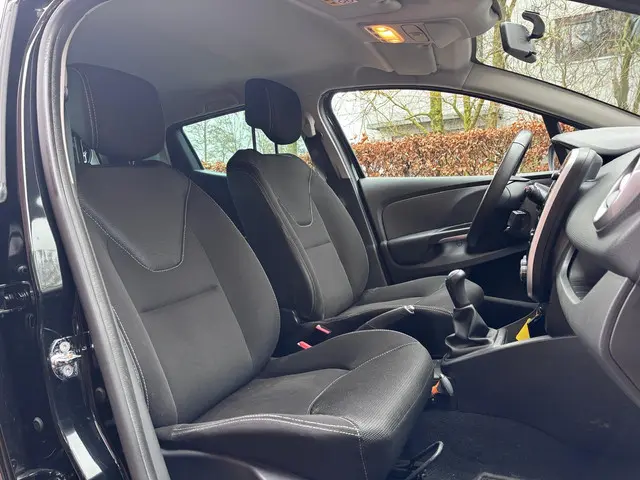 Renault Clio 0.9 TCe ECO Night&Day 2015 Benzine 16